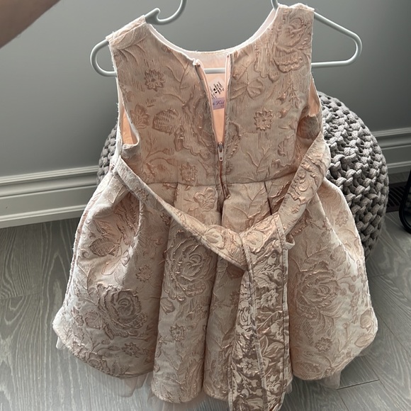Girls dress - Picture 4 of 5